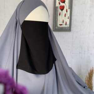 النقاب العادي القصير